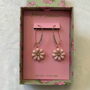 Betsey Johnson Pink Daisy Drop Earrings | NWT | Rhinestone Hook Floral Earrings